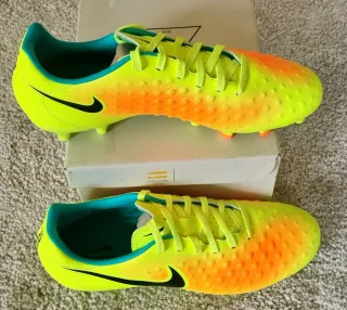 BOTAS NIKE MAGISTA ONDA 2FG. 40.5. NUEVAS ORIGINAL