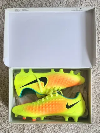 BOTAS NIKE MAGISTA ONDA 2FG. 40.5. NUEVAS ORIGINAL