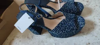 Sandalias Mango Talla 39 Azul y Dorado.