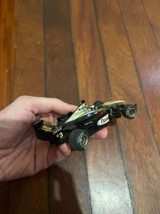 Scalextric F1 McLaren MP4-17