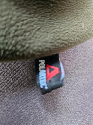 Gorro Kanawa verde oliva, de Polartec.