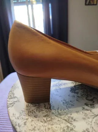 Zapatos de tacón de piel