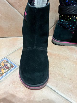Botas Sorel Negras con Estrellas Rosas