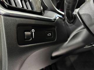 VOLVO XC60 2.0 197CV B4 D Momentum Pro AUTO 8V