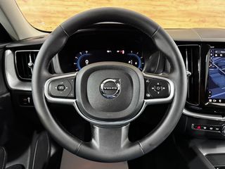 VOLVO XC60 2.0 197CV B4 D Momentum Pro AUTO 8V