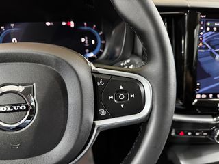 VOLVO XC60 2.0 197CV B4 D Momentum Pro AUTO 8V