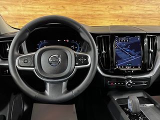 VOLVO XC60 2.0 197CV B4 D Momentum Pro AUTO 8V