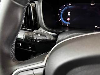 VOLVO XC60 2.0 197CV B4 D Momentum Pro AUTO 8V