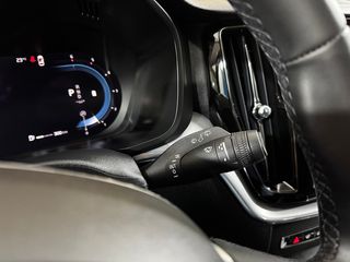 VOLVO XC60 2.0 197CV B4 D Momentum Pro AUTO 8V