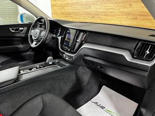 VOLVO XC60 2.0 197CV B4 D Momentum Pro AUTO 8V