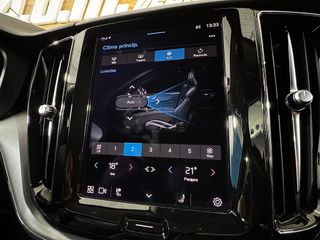 VOLVO XC60 2.0 197CV B4 D Momentum Pro AUTO 8V