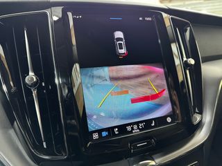 VOLVO XC60 2.0 197CV B4 D Momentum Pro AUTO 8V