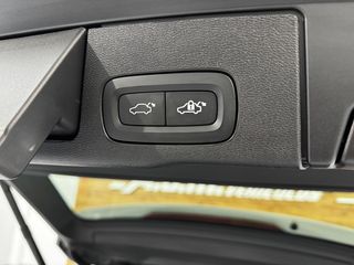 VOLVO XC60 2.0 197CV B4 D Momentum Pro AUTO 8V