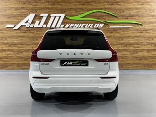 VOLVO XC60 2.0 197CV B4 D Momentum Pro AUTO 8V