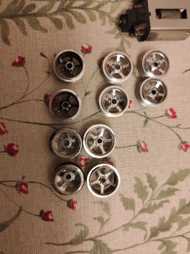 Accesorios Scalextric: Motores y Llantas