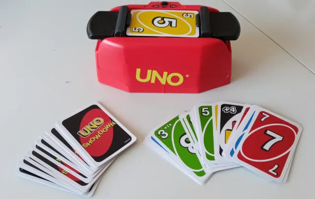UNO Showdown Juego de Cartas