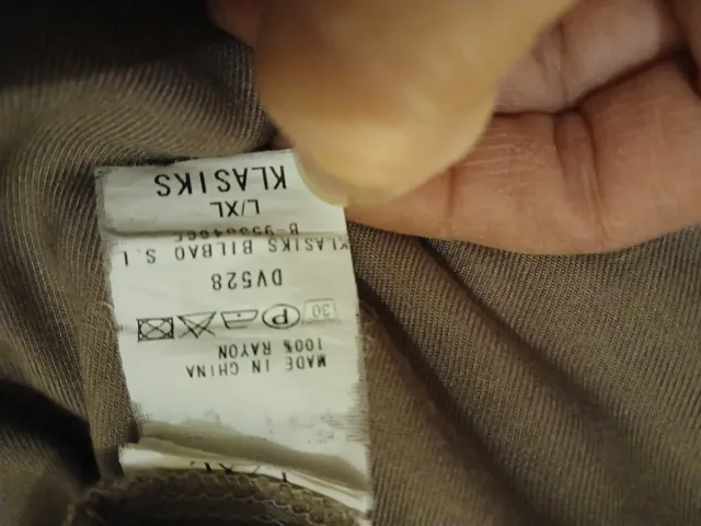 Vestido holgado color café de manga larga