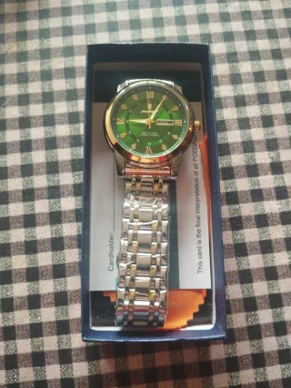 Reloj Poedagar Lujo Dorado y Verde