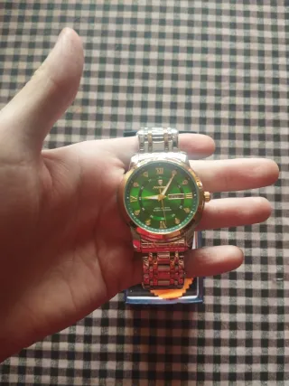 Reloj Poedagar Lujo Dorado y Verde