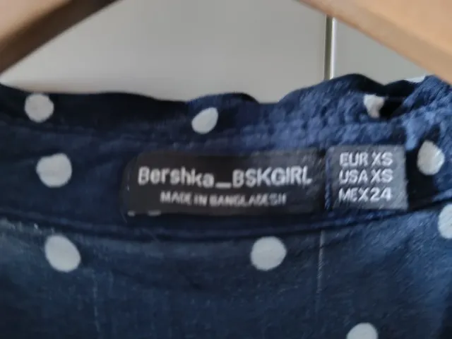 Camisa corta lunares Bershka XS