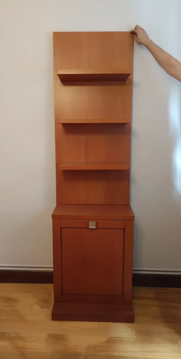 Mueble recibidor con estantes y cajón