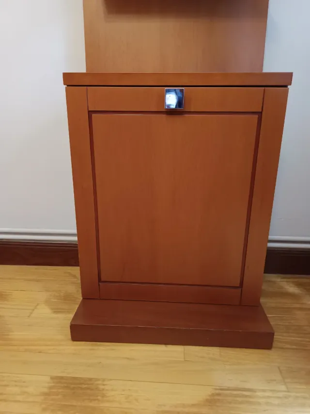 Mueble recibidor con estantes y cajón