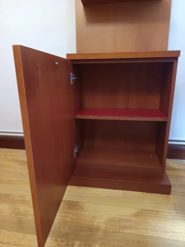 Mueble recibidor con estantes y cajón