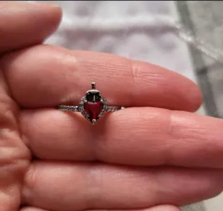 Anillo Pandora Reina Malvada Corazón Rojo