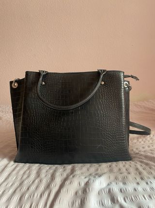 Bolso negro efecto piel cocodrilo