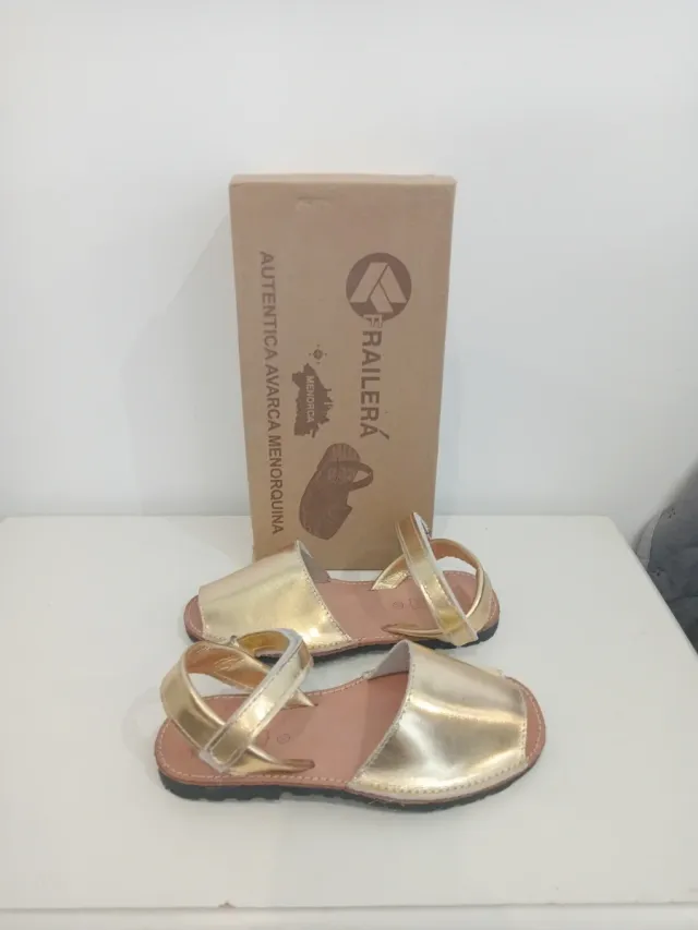 Menorquinas Frailera Talla 33 Doradas