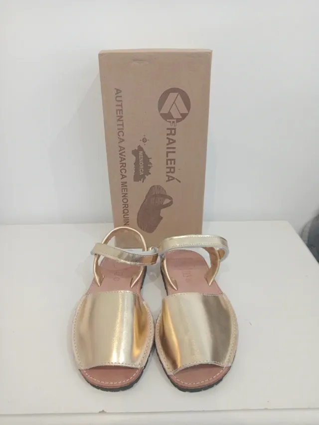 Menorquinas Frailera Talla 33 Doradas