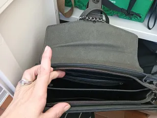 Bolso de señora gris