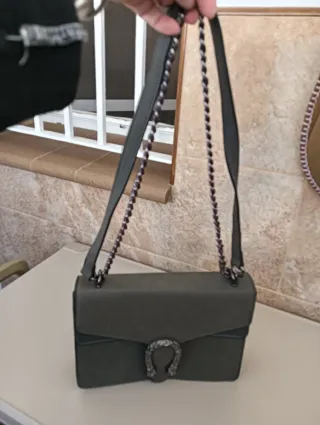 Bolso de señora gris