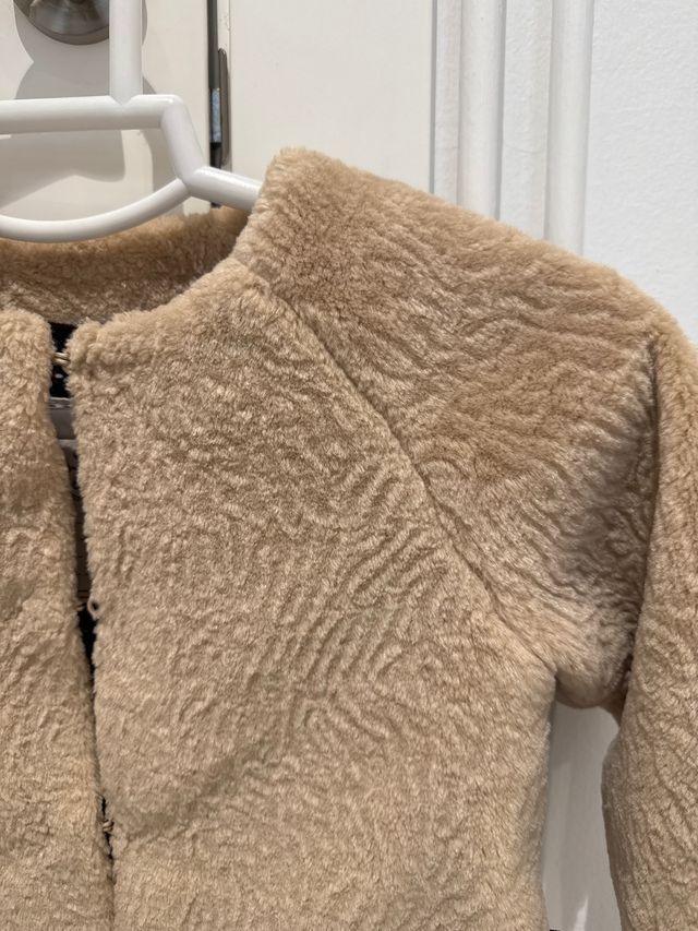 Chaqueta beige T6 marca Bass 10 de El Corte Inglés