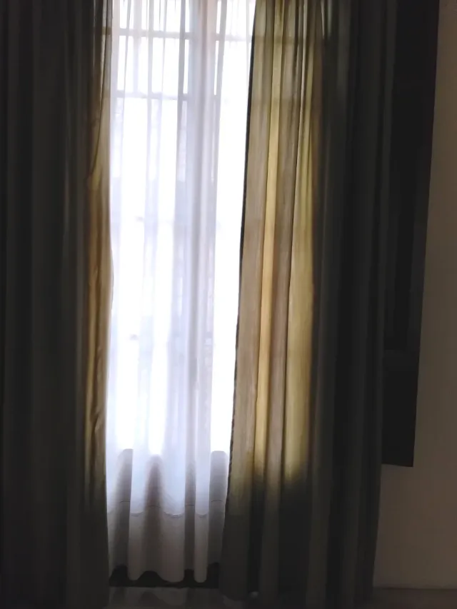 Juego de cortinas verdes satinadas