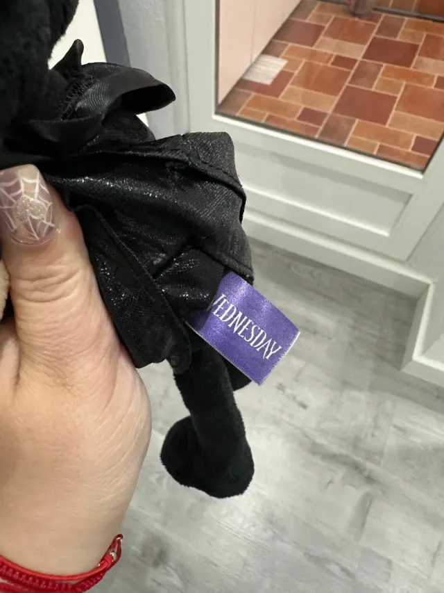 Peluche Miércoles Addams