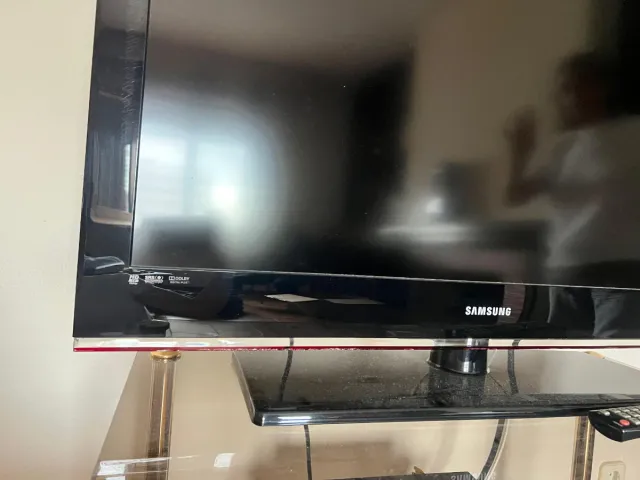 Televisión Samsung Negra, 37 pulgadas