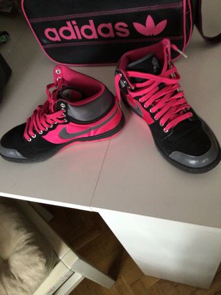 Zapatillas Nike y Bolso Adidas Talla 41
