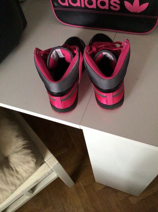 Zapatillas Nike y Bolso Adidas Talla 41