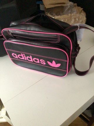 Zapatillas Nike y Bolso Adidas Talla 41