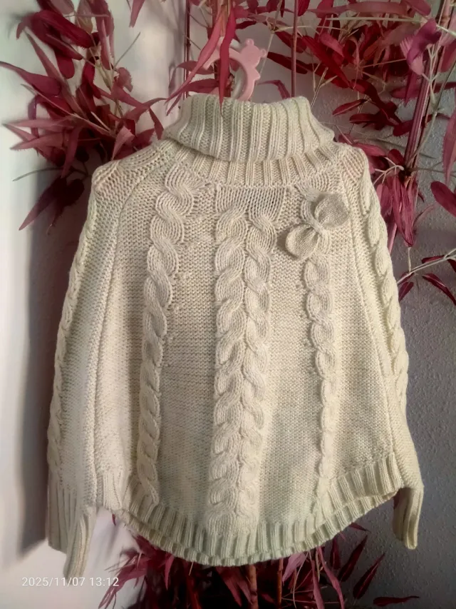 Jersey poncho niña cuello alto trenzado T4