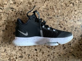 Zapatillas Nike LeBron Witness V Oreo Talla 42.5