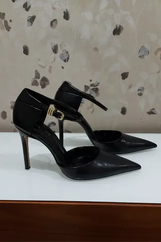 Zapatos tacón aguja Zara negros talla 37