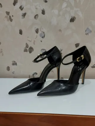 Zapatos tacón aguja Zara negros talla 37