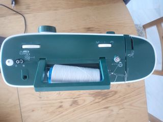 Máquina de coser Necchi K121A