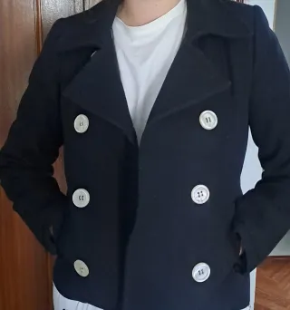 Abrigo mujer negro corto abotonado Talla 40