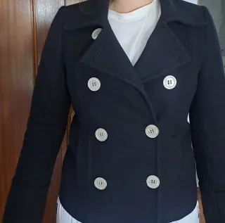 Abrigo mujer negro corto abotonado Talla 40