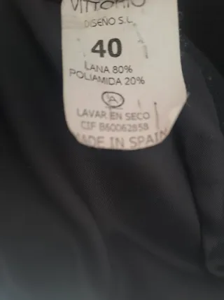 Abrigo mujer negro corto abotonado Talla 40