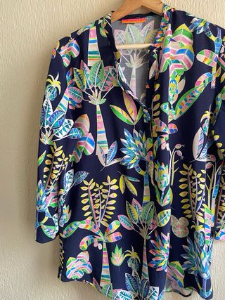 Blusa estampada azul marino