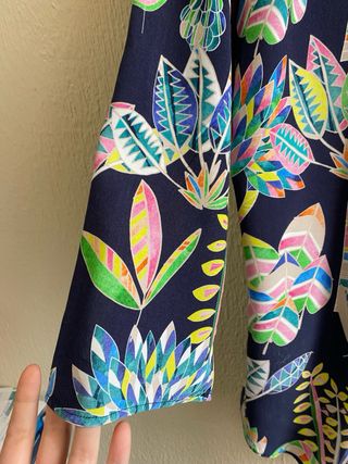 Blusa estampada azul marino